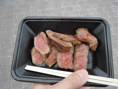 肉フェスで1400円の肉