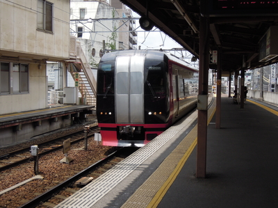 東岡崎駅で乗り換え